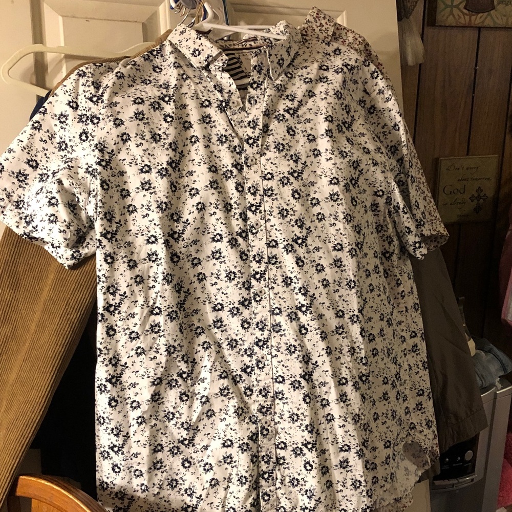 Denim & Flower White Short-Sleeve Button-Down with Navy Floral Print